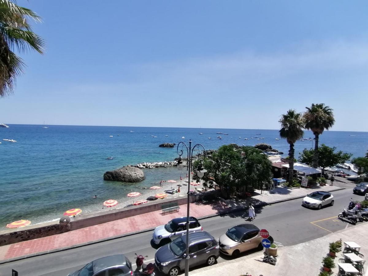 Lucia & Giovanni Giardini Naxos Exterior photo