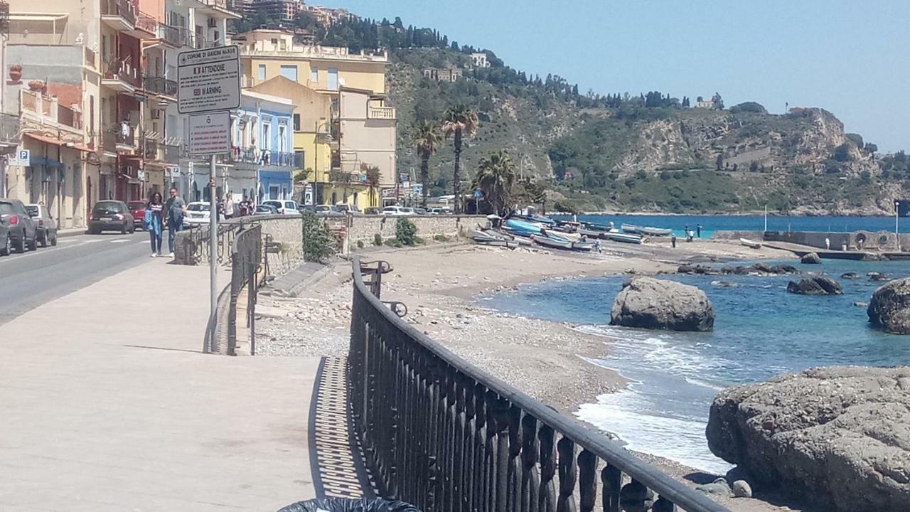 Lucia & Giovanni Giardini Naxos Exterior photo